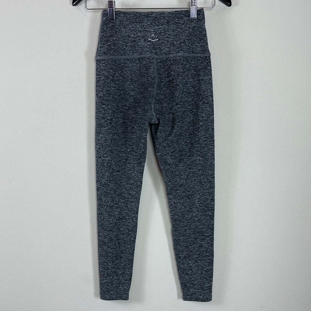 Beyond Yoga Spacedye Walk & Talk High Waist Capri Legging in Heather Charcoal Sm